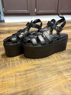 LAMODA Platform Sandals
